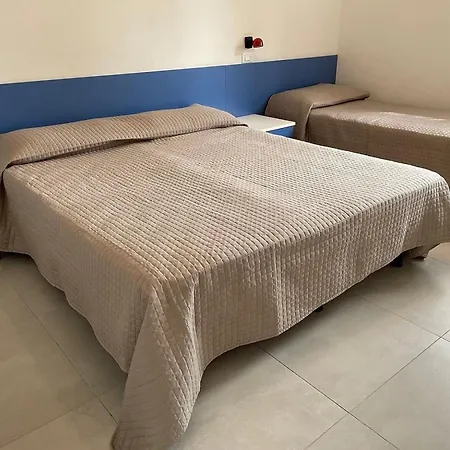 Flat In A With Shared Pool Διαμέρισμα Μπιμπιόνε