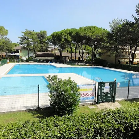 Flat In A With Shared Pool * ビビオーネ