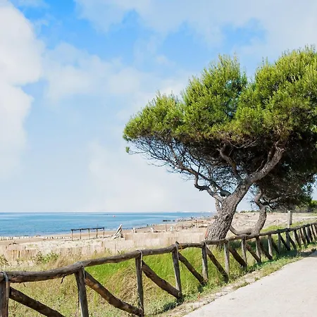 Διαμέρισμα Flat In A With Shared Pool *